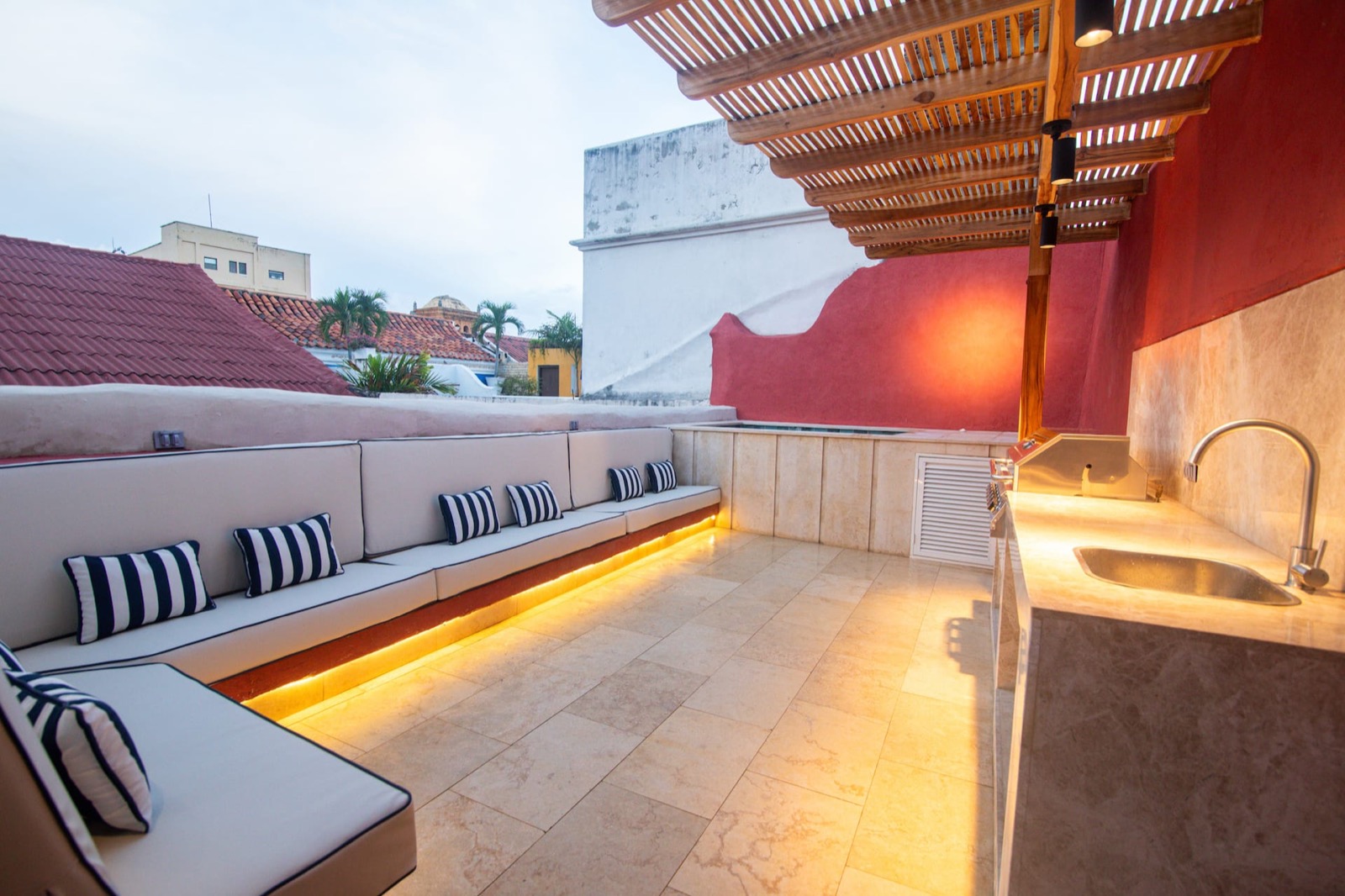 Luxury 11 Bedroom Old City Villa Photo 5
