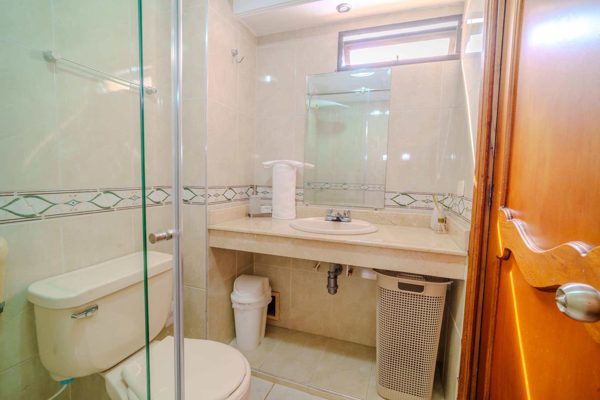 Private 4BR Oasis w/ Pool & Sauna Near Walled City Full Photo 19