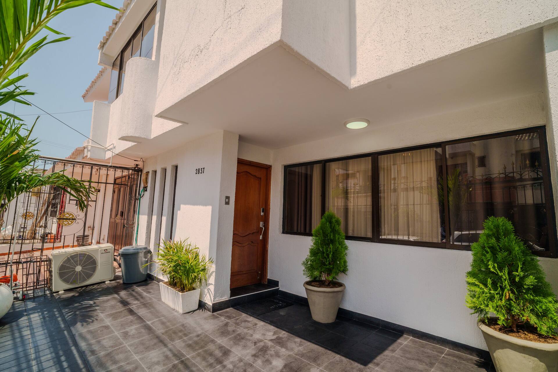 Private 4BR Oasis w/ Pool & Sauna Near Walled City Full Photo 21