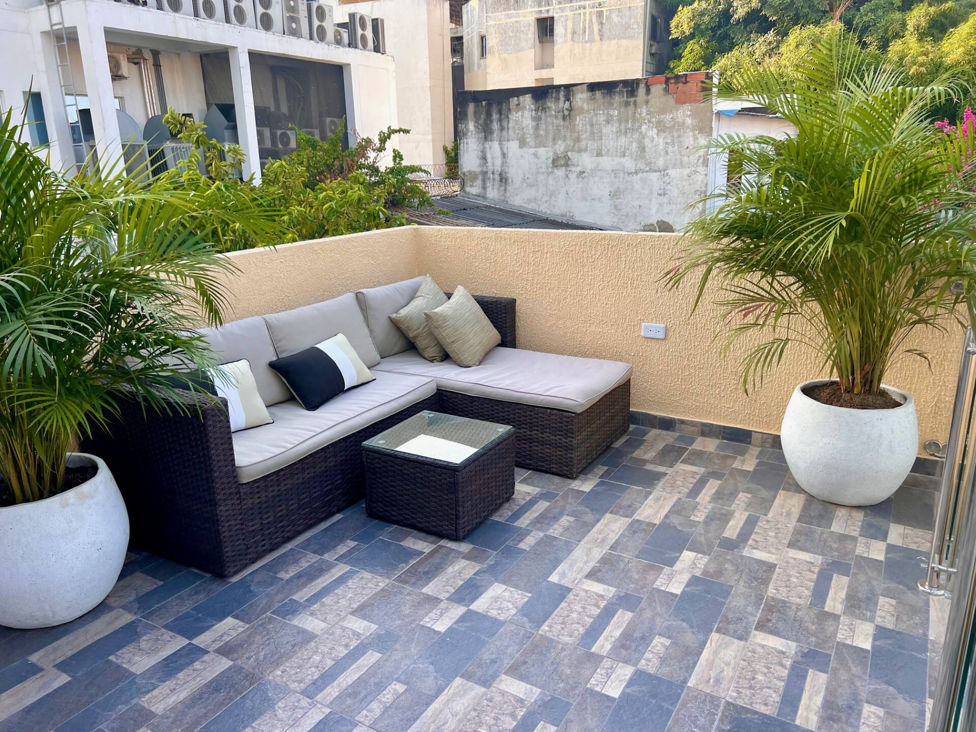 Private 4BR Oasis w/ Pool & Sauna Near Walled City Full Photo 24