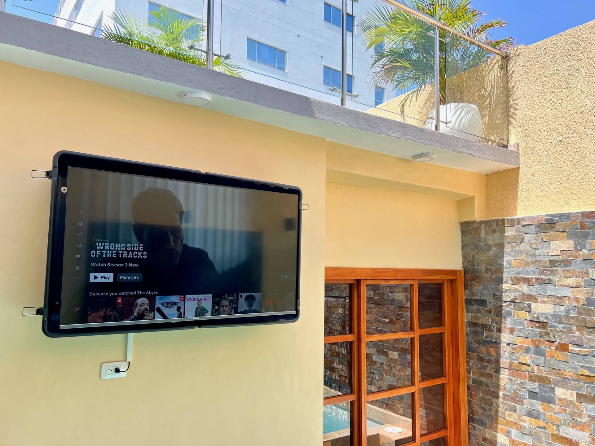 Private 4BR Oasis w/ Pool & Sauna Near Walled City Full Photo 25