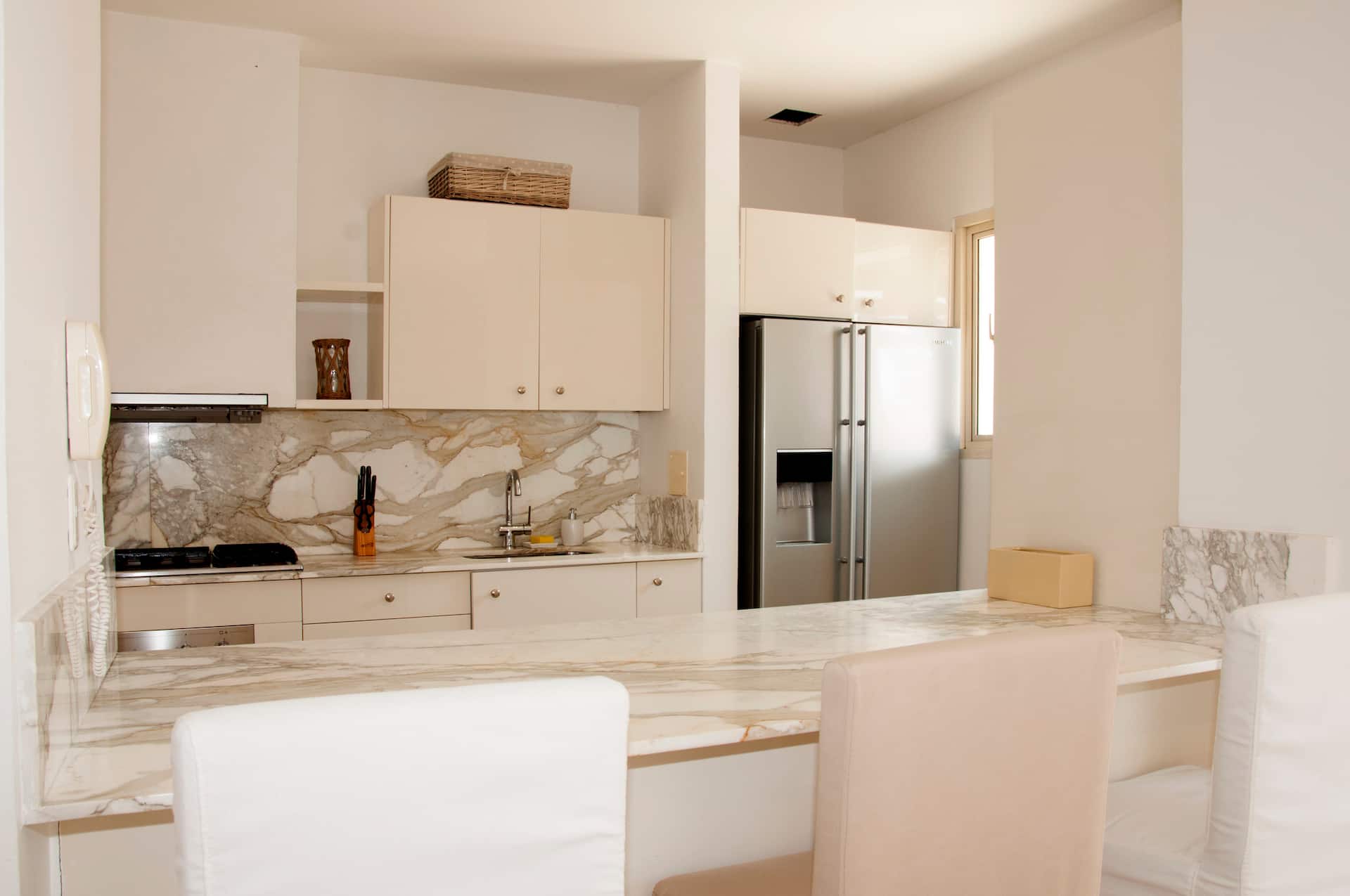 Modern 3-Bedroom Old City Apartment Full Photo 10