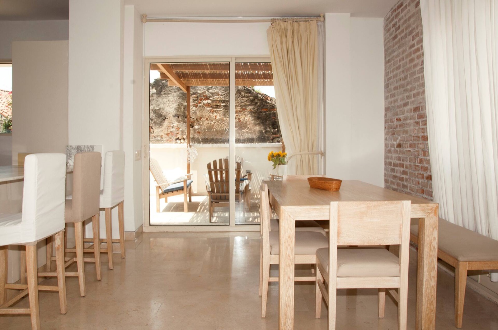 Modern 3-Bedroom Old City Apartment Full Photo 11
