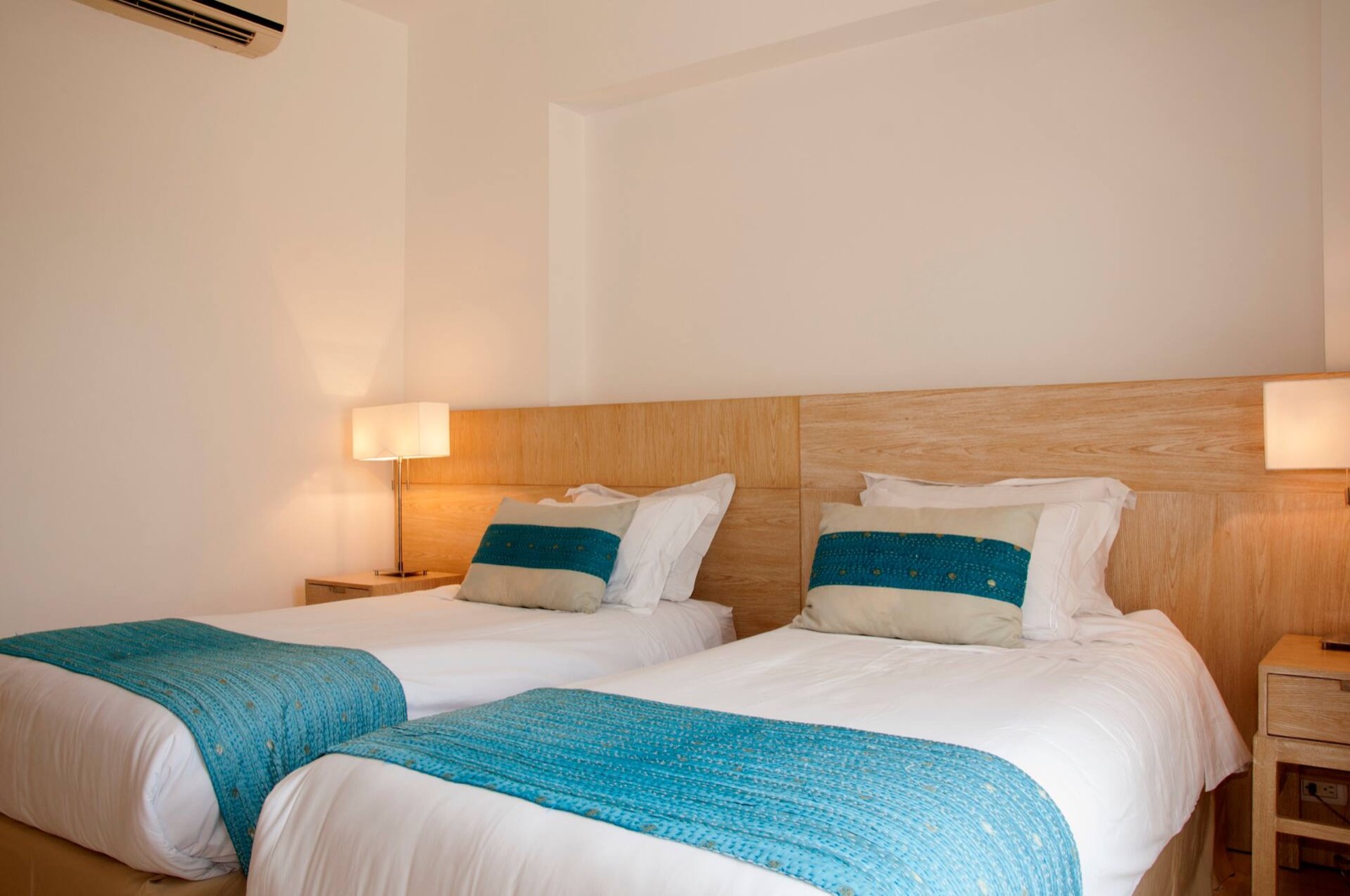 Modern 3-Bedroom Old City Apartment Full Photo 15