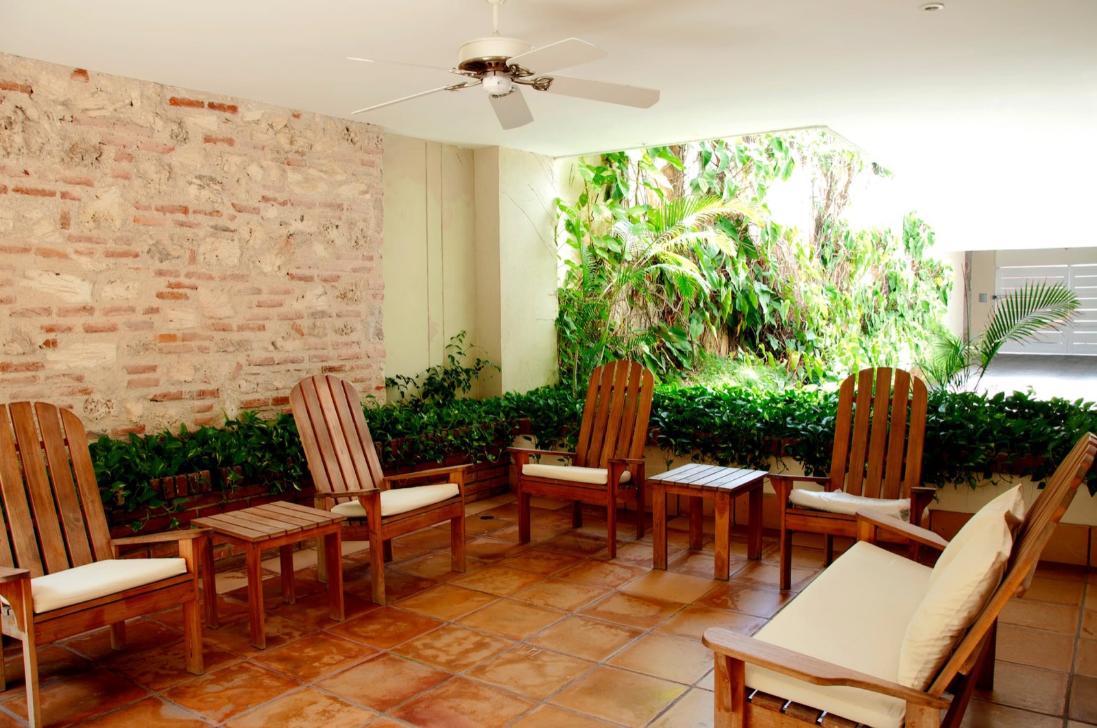 Modern 3-Bedroom Old City Apartment Full Photo 27