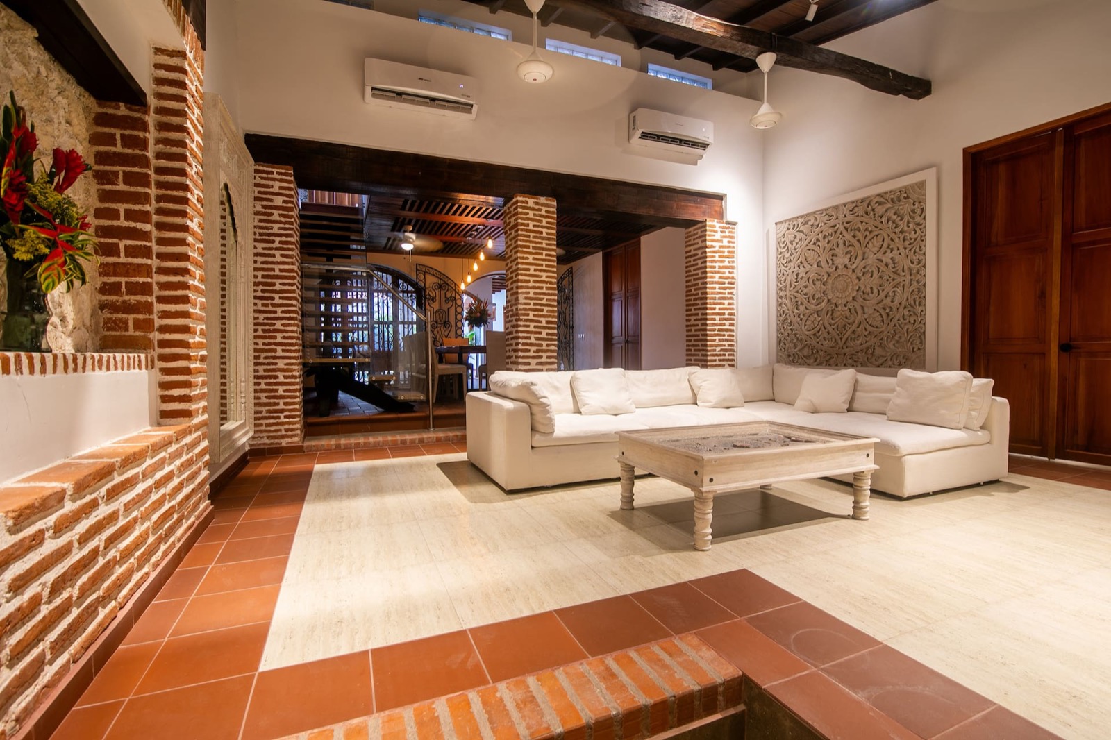 Luxury 5 Bdrm Villa Walled City