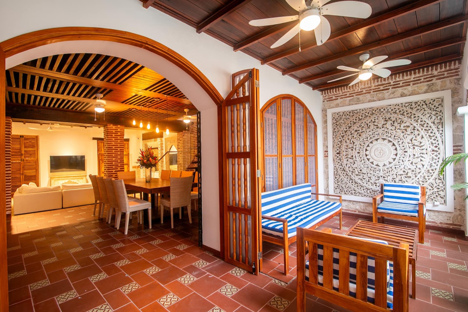 Luxury 5 Bdrm Villa Walled City Full Photo 8