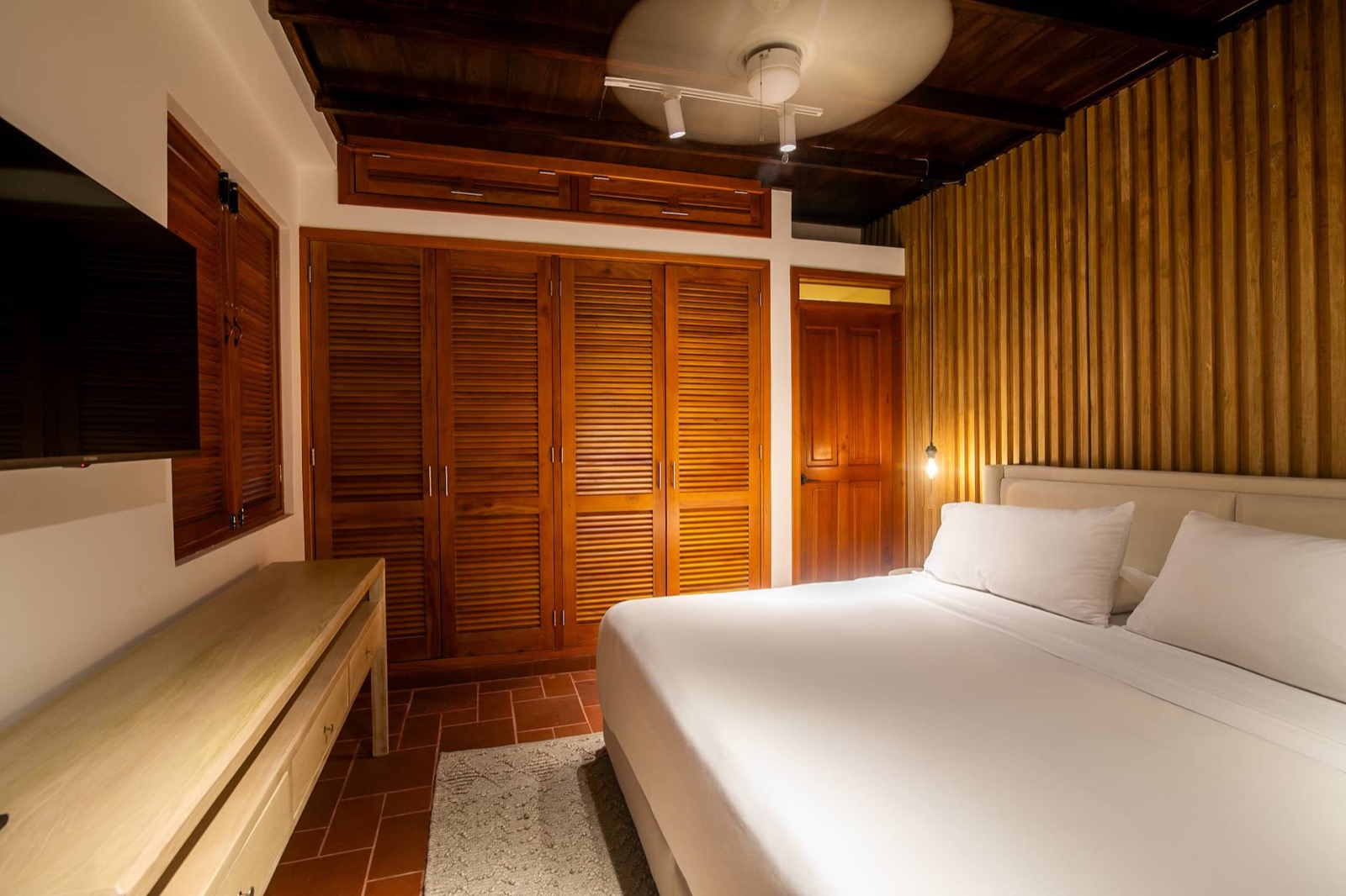 Luxury 5 Bdrm Villa Walled City Full Photo 9