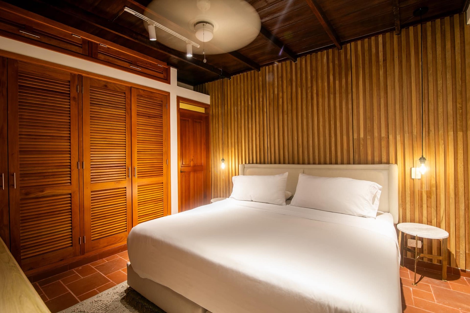 Luxury 5 Bdrm Villa Walled City Full Photo 10