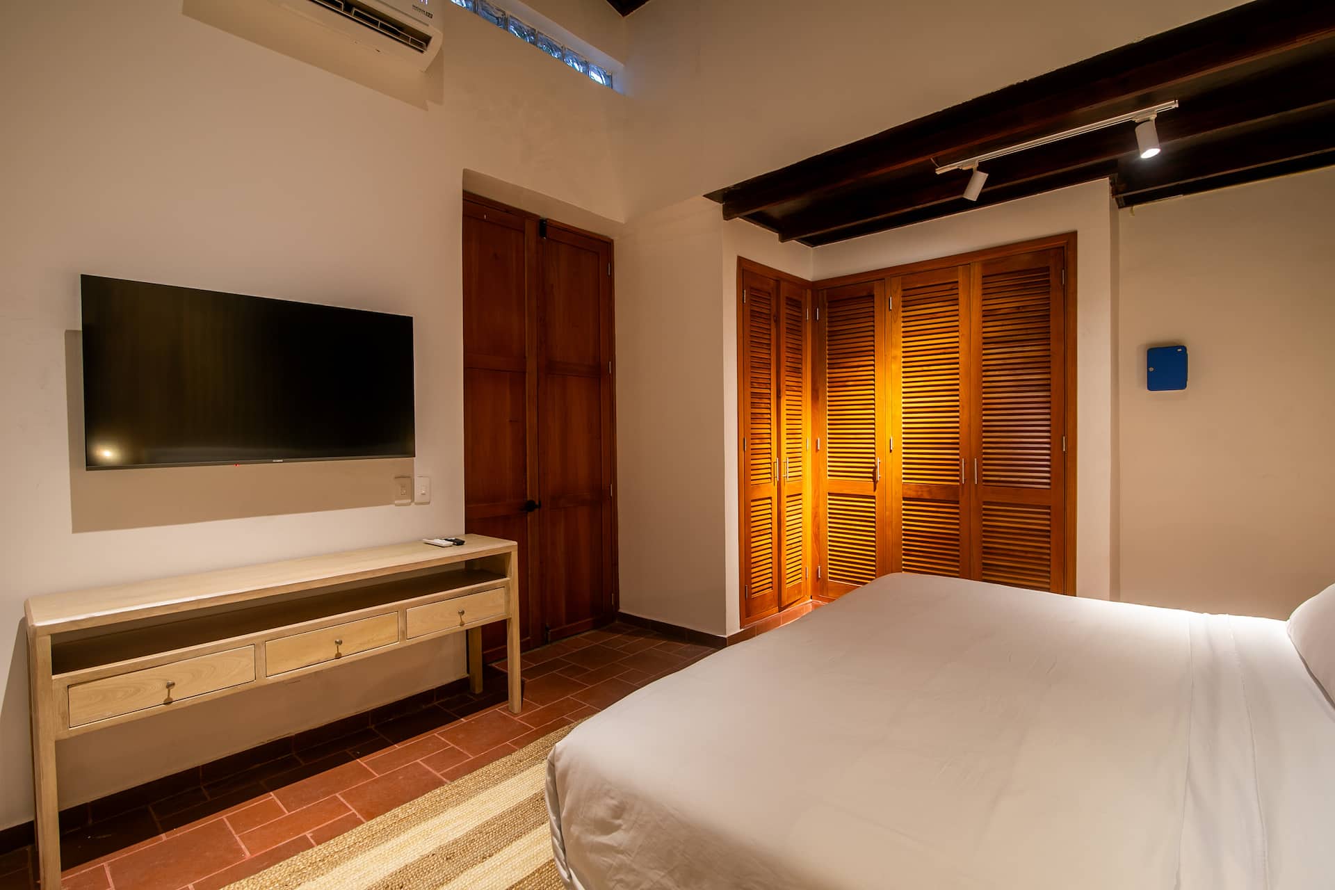 Luxury 5 Bdrm Villa Walled City Full Photo 12