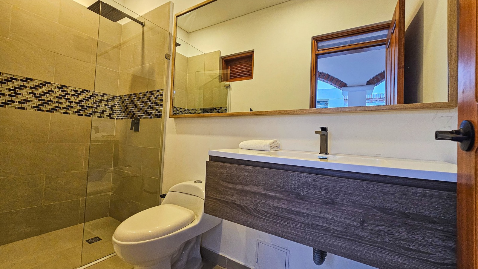 Luxury 5 Bdrm Villa Walled City Full Photo 18