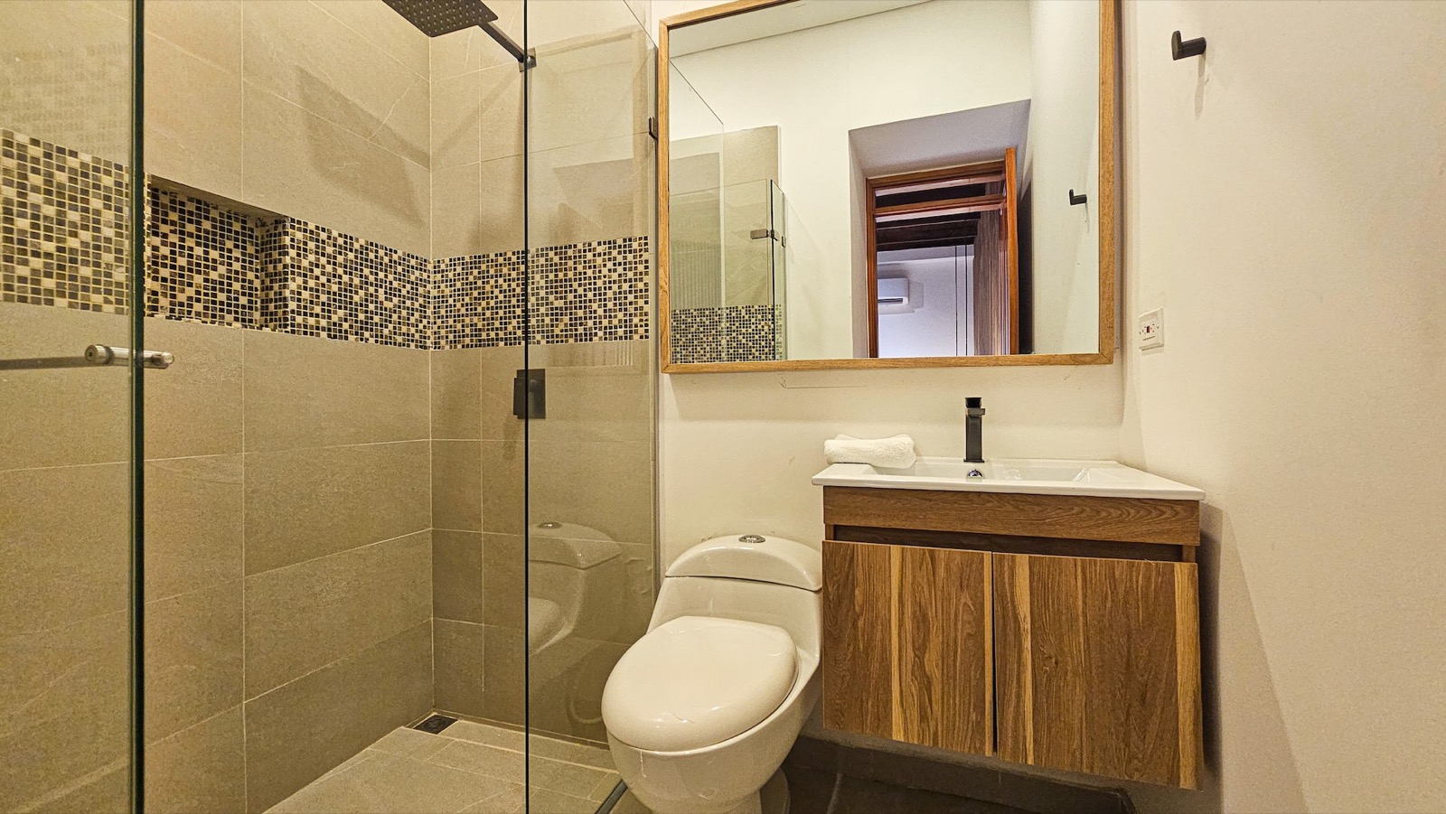 Luxury 5 Bdrm Villa Walled City Full Photo 19