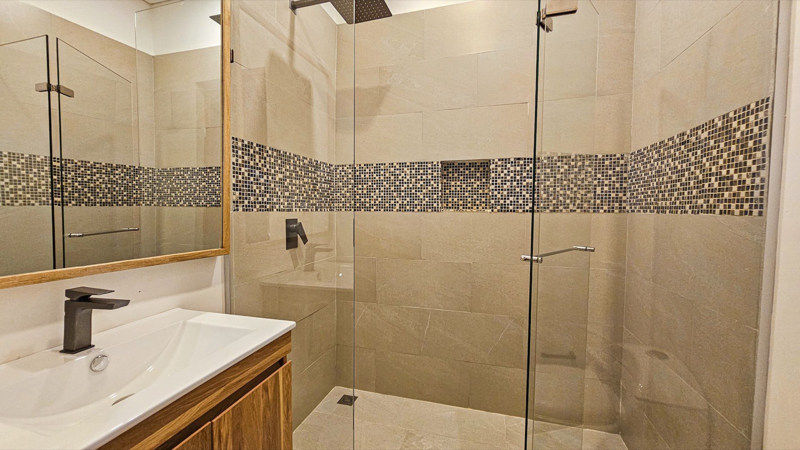 Luxury 5 Bdrm Villa Walled City Full Photo 20