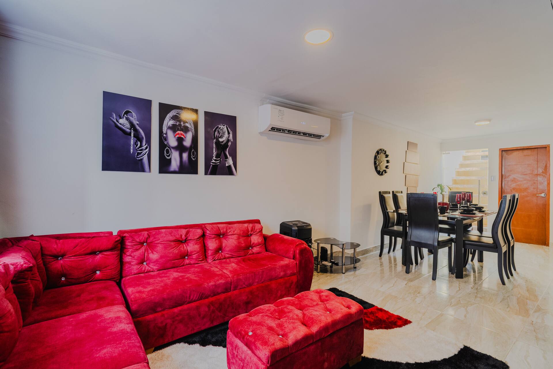 Private 3BR Escape - Rooftop Jacuzzi Near Old City
