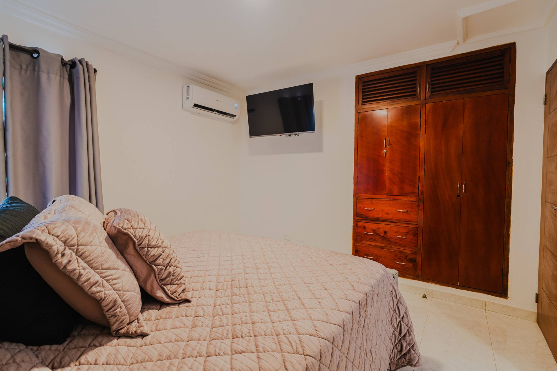 Private 3BR Escape - Rooftop Jacuzzi Near Old City Full Photo 19