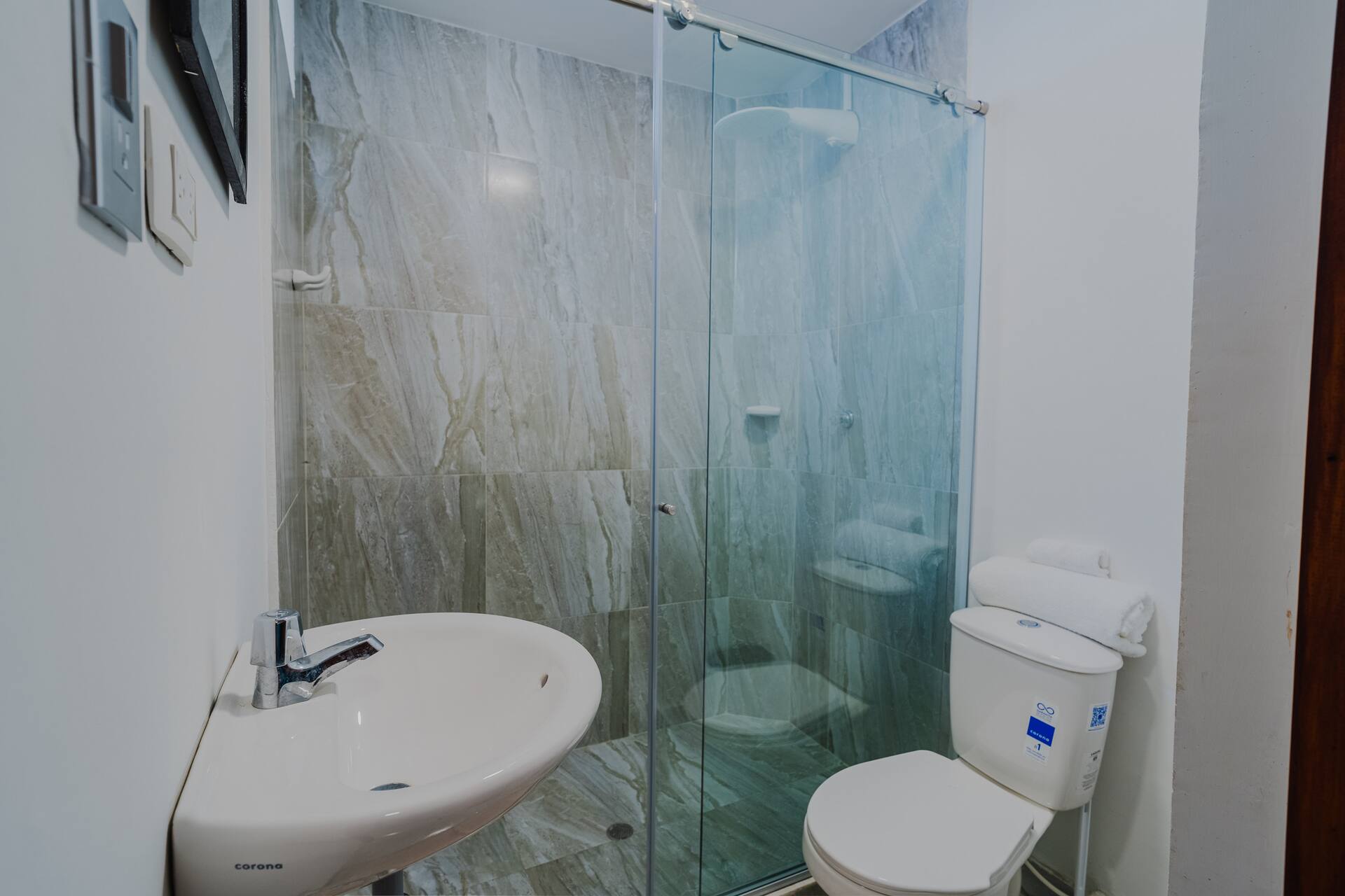 Private 3BR Escape - Rooftop Jacuzzi Near Old City Full Photo 21