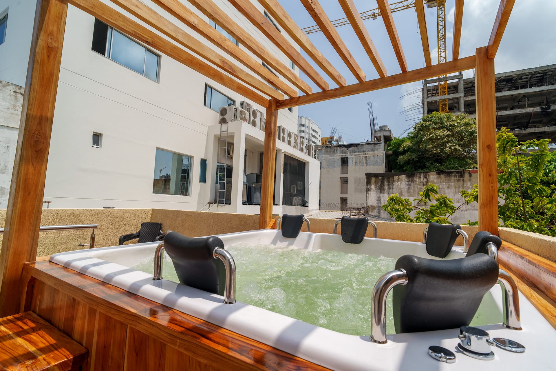 Private 3BR Escape - Rooftop Jacuzzi Near Old City Full Photo 24