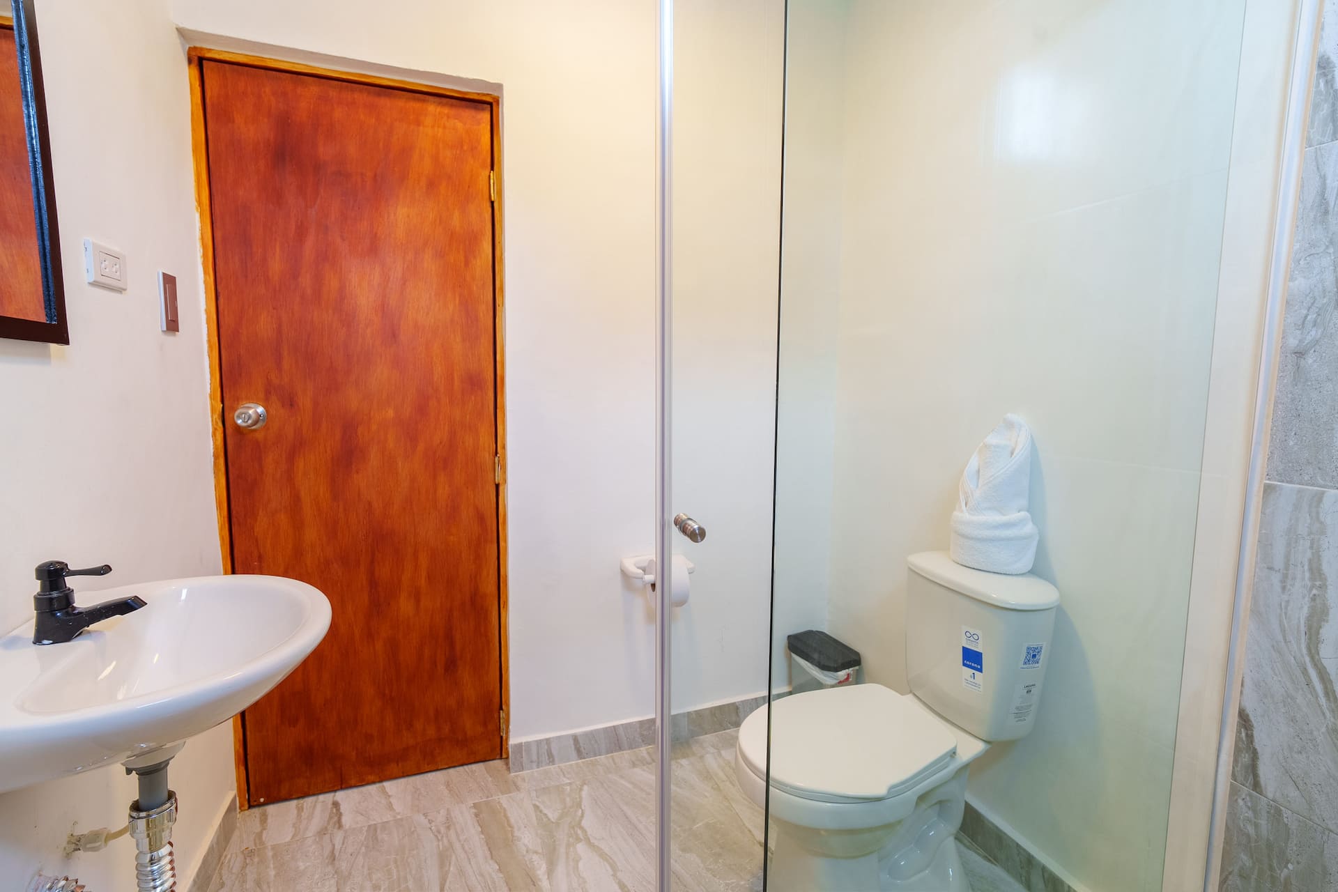 Private 3BR Escape - Rooftop Jacuzzi Near Old City Full Photo 26