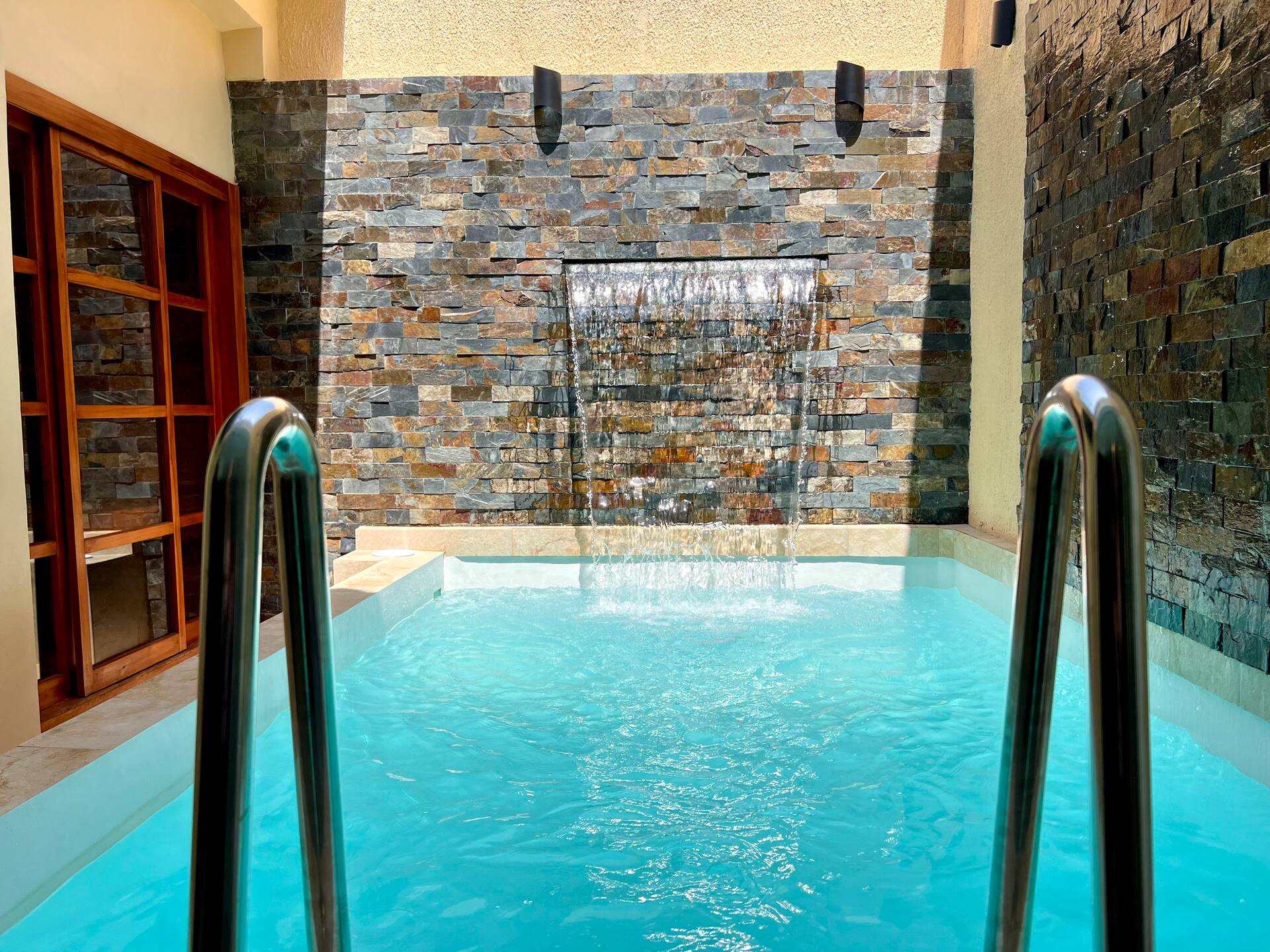 7BR Private Pool Villa w/ Jacuzzi & Sauna Full Photo 6