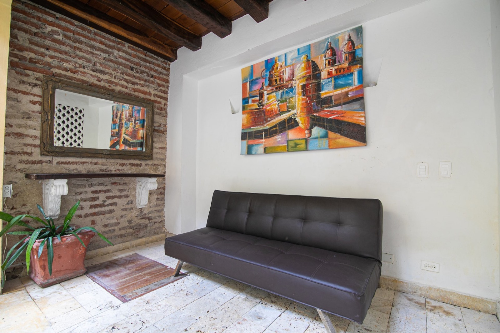 Beautiful Old City 6 Bedroom House