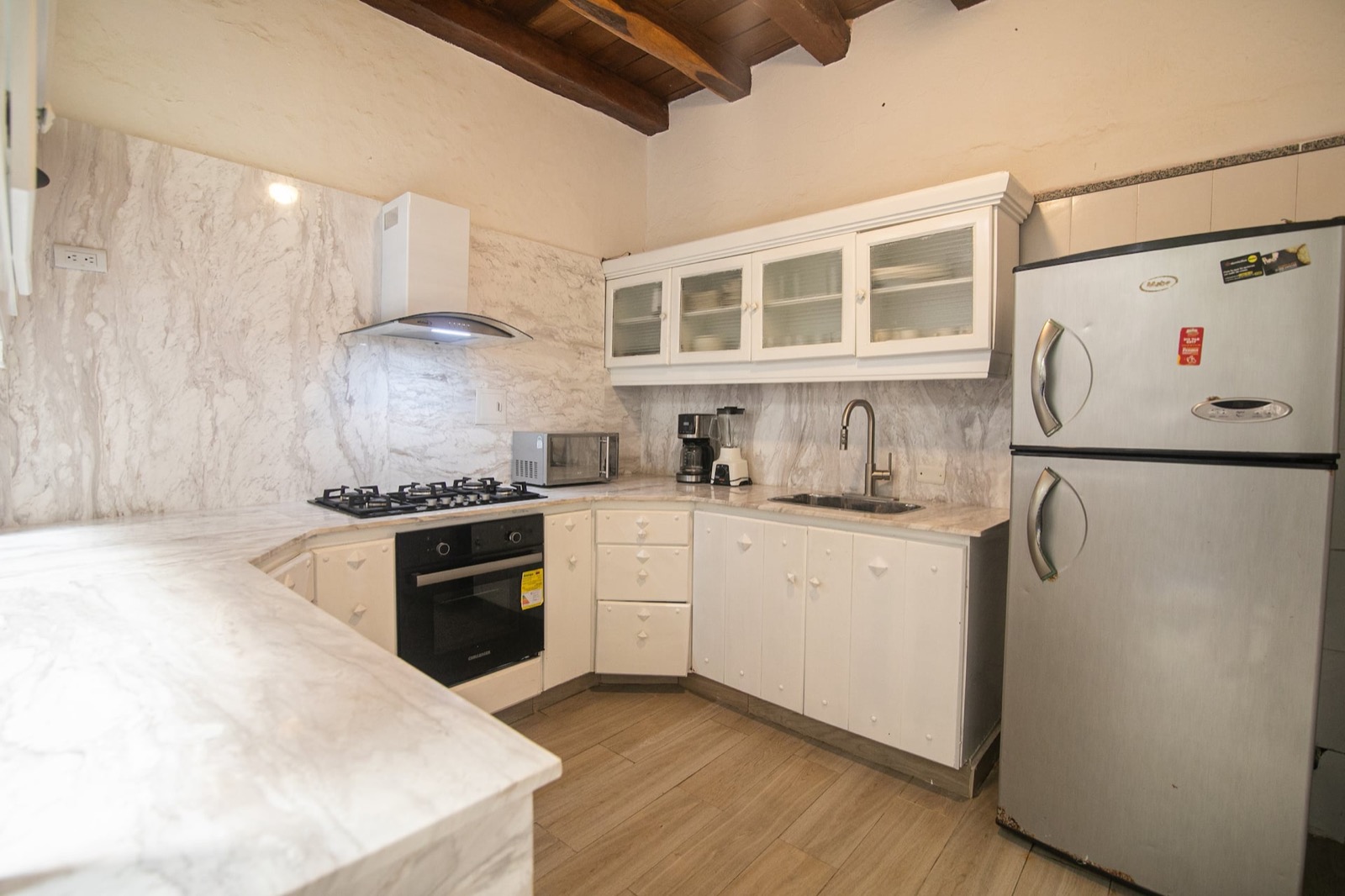 Beautiful Old City 6 Bedroom House
