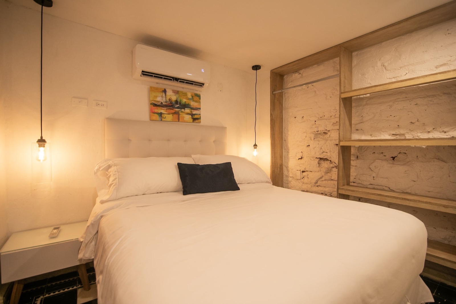 Beautiful Old City 6 Bedroom House Full Photo 11
