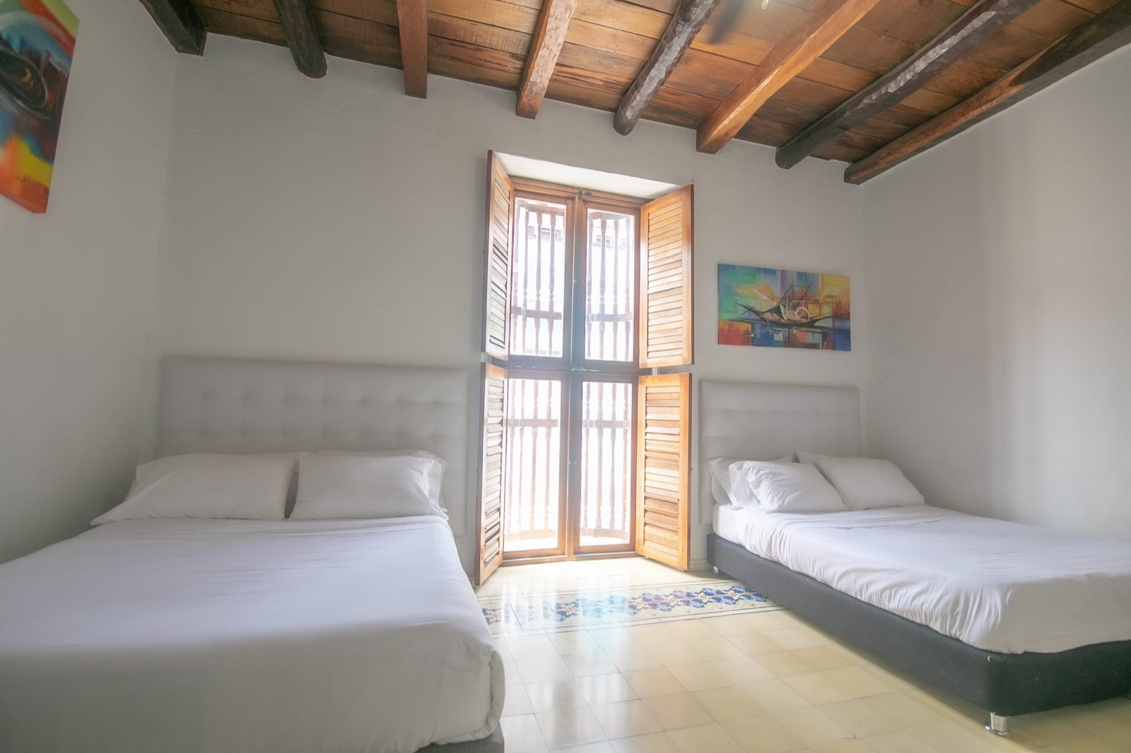 Beautiful Old City 6 Bedroom House Full Photo 15