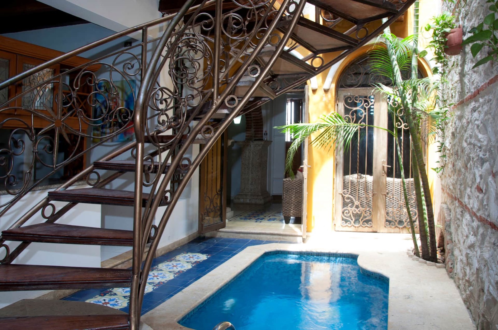 Beautiful Old City 6 Bedroom House Full Photo 27