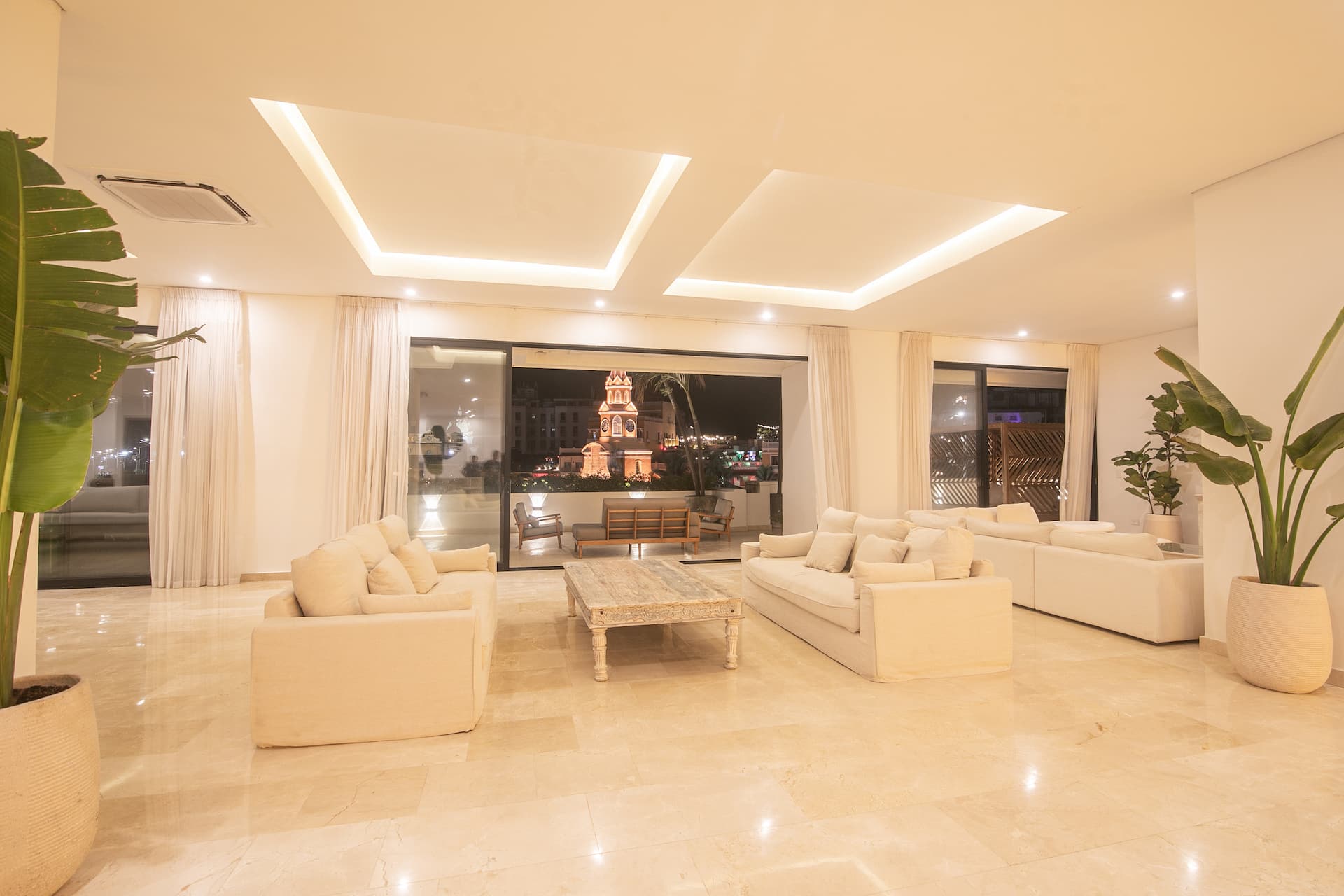 Luxury 8-Bedroom Villa in the Walled City