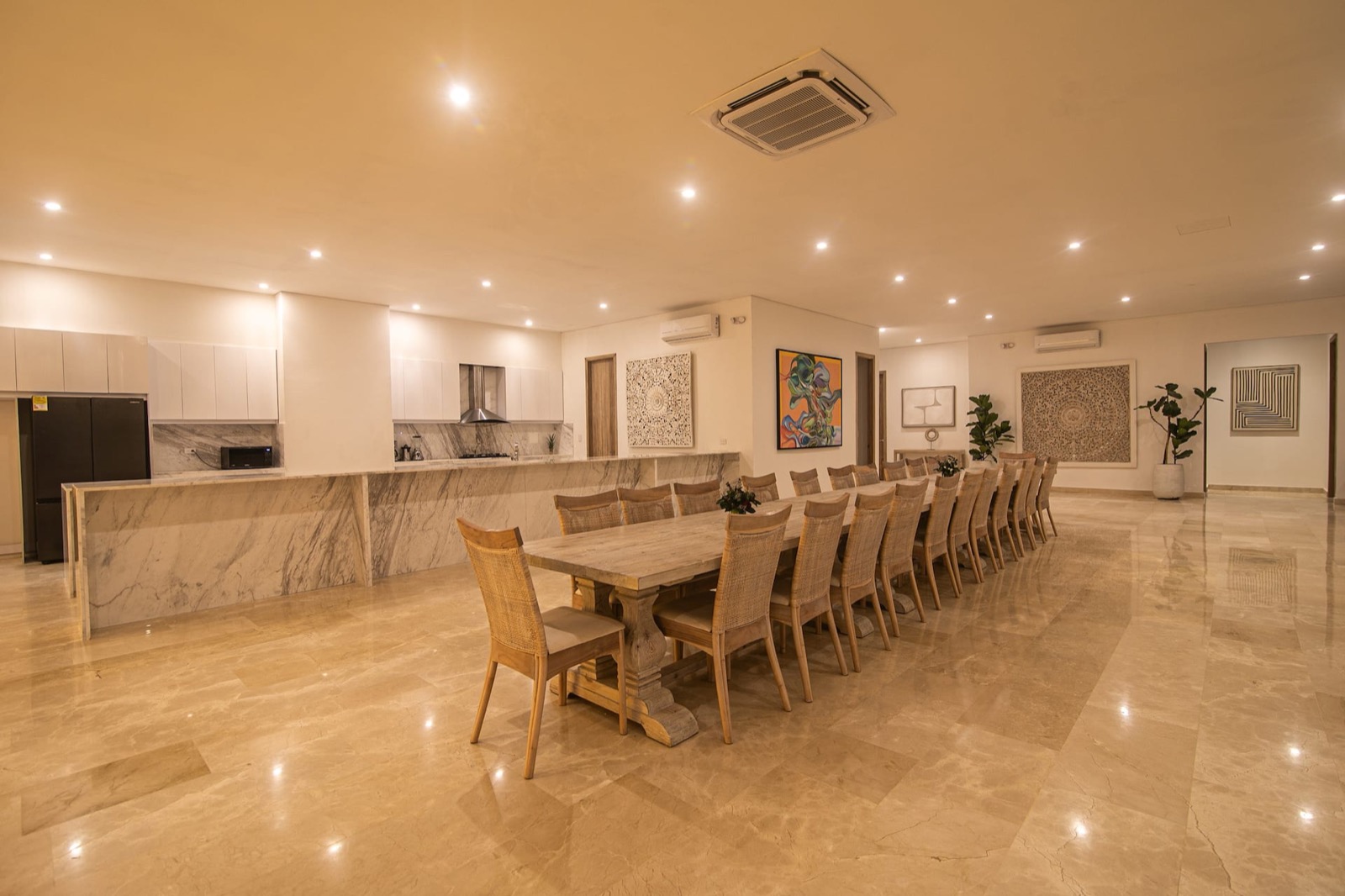 Luxury 8-Bedroom Villa in the Walled City Full Photo 10