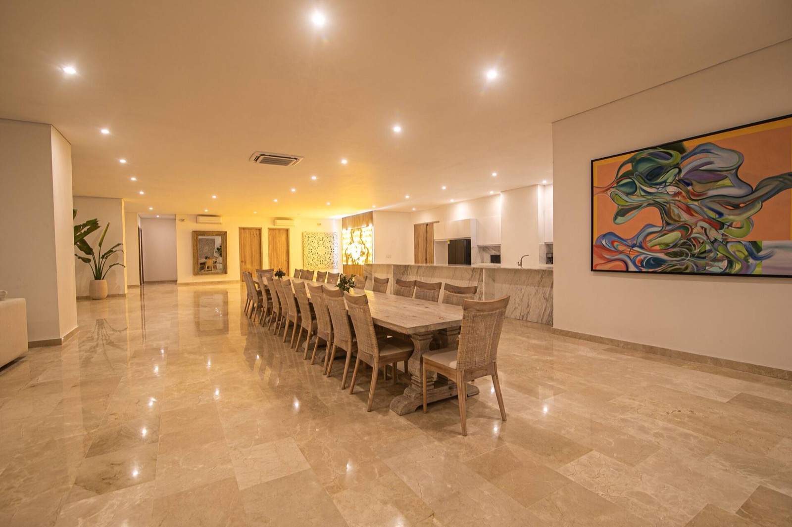 Luxury 8-Bedroom Villa in the Walled City Full Photo 11