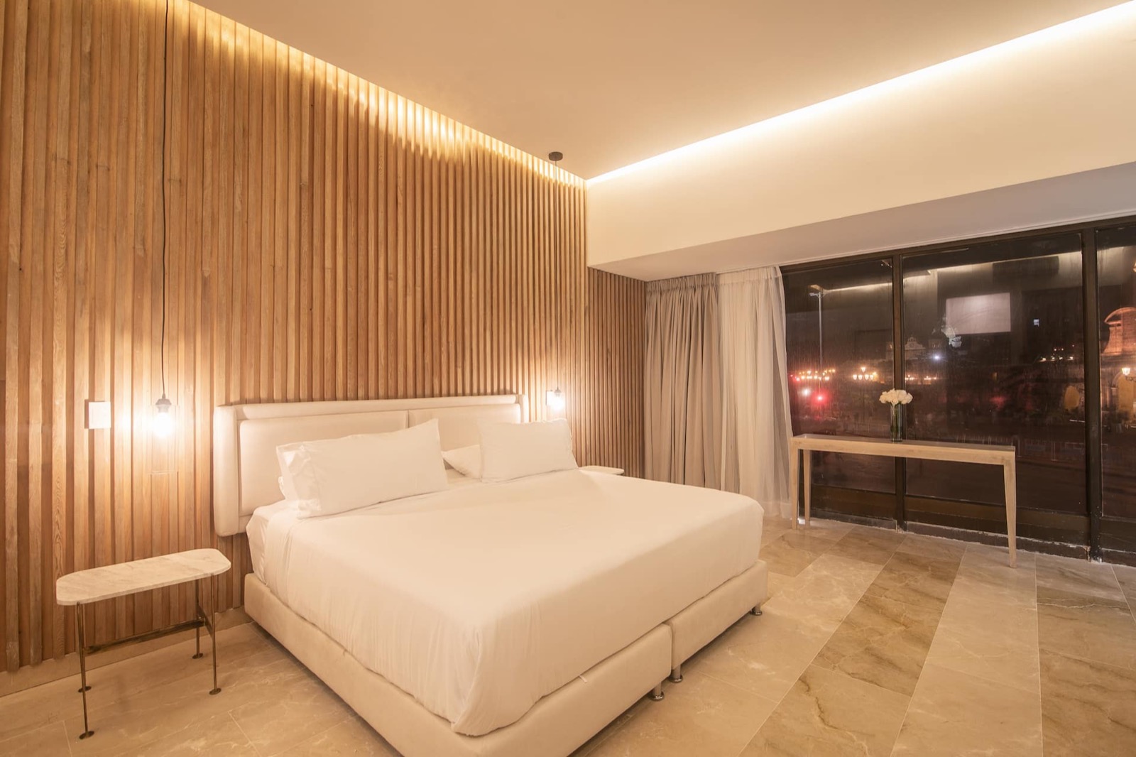 Luxury 8-Bedroom Villa in the Walled City Full Photo 16
