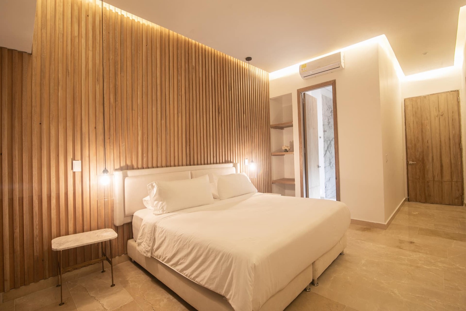 Luxury 8-Bedroom Villa in the Walled City Full Photo 21