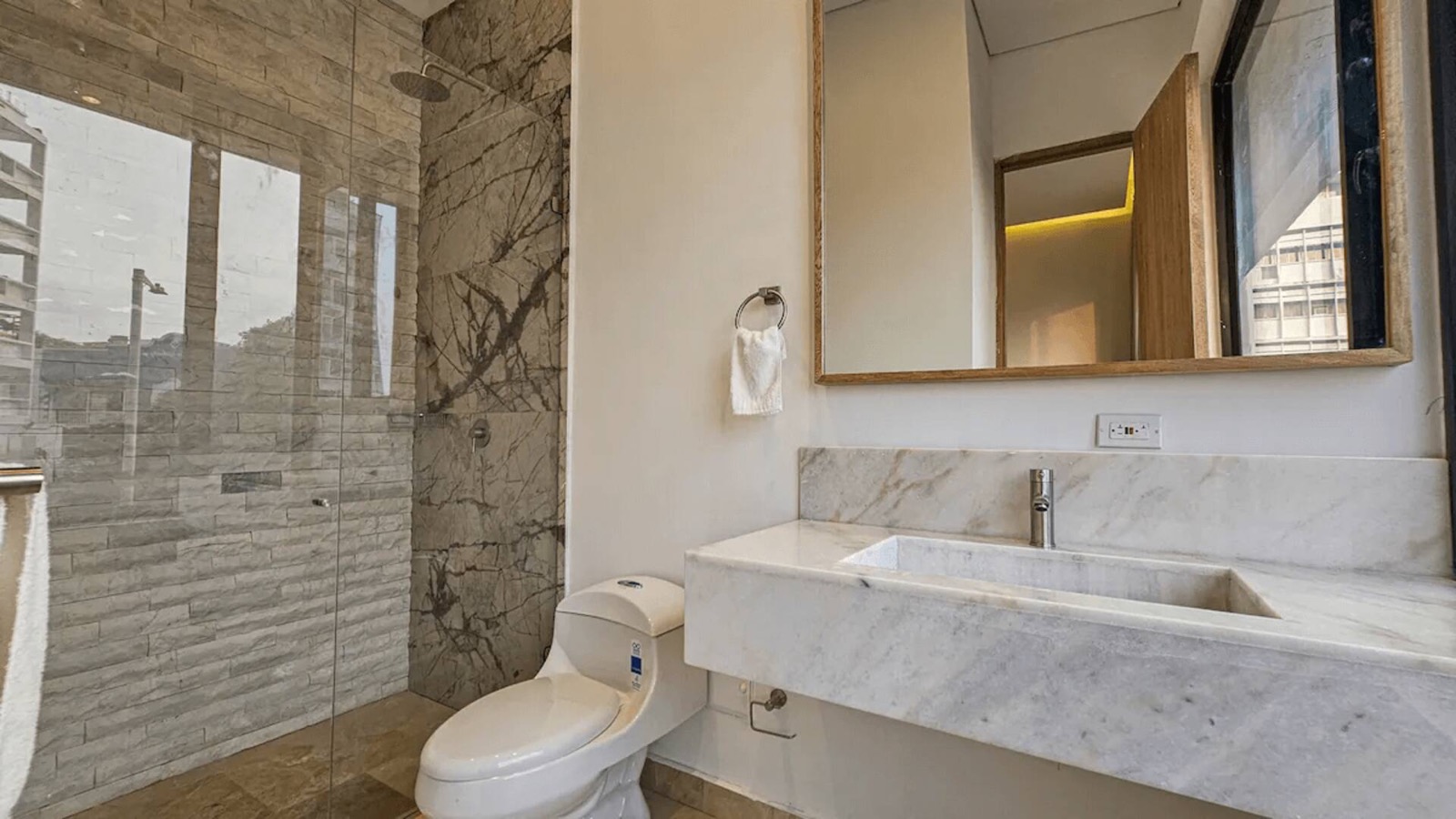 Luxury 8-Bedroom Villa in the Walled City Full Photo 30