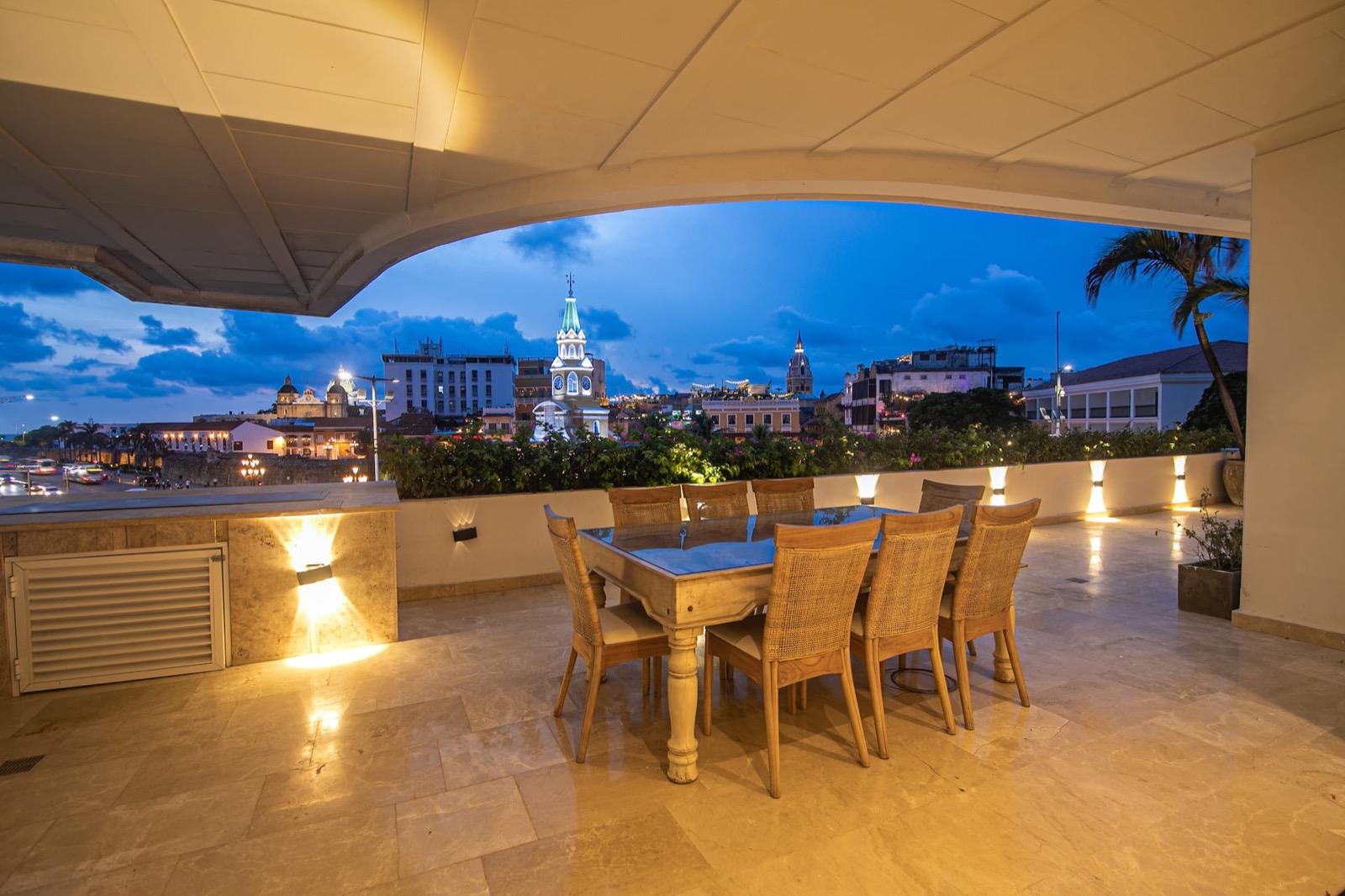 Luxury 8-Bedroom Villa in the Walled City Full Photo 32