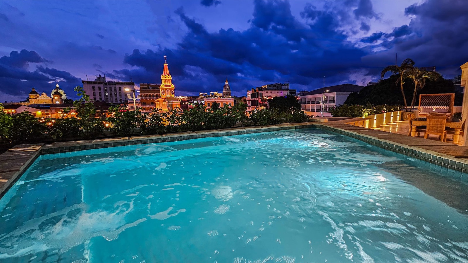 Luxury 8-Bedroom Villa in the Walled City Full Photo 33