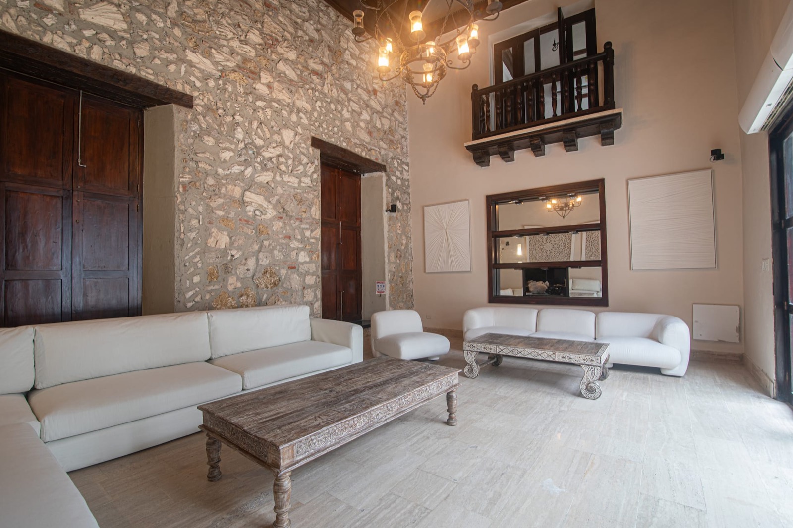 Luxury 7 Bedroom Villa in Walled City Full Photo 6