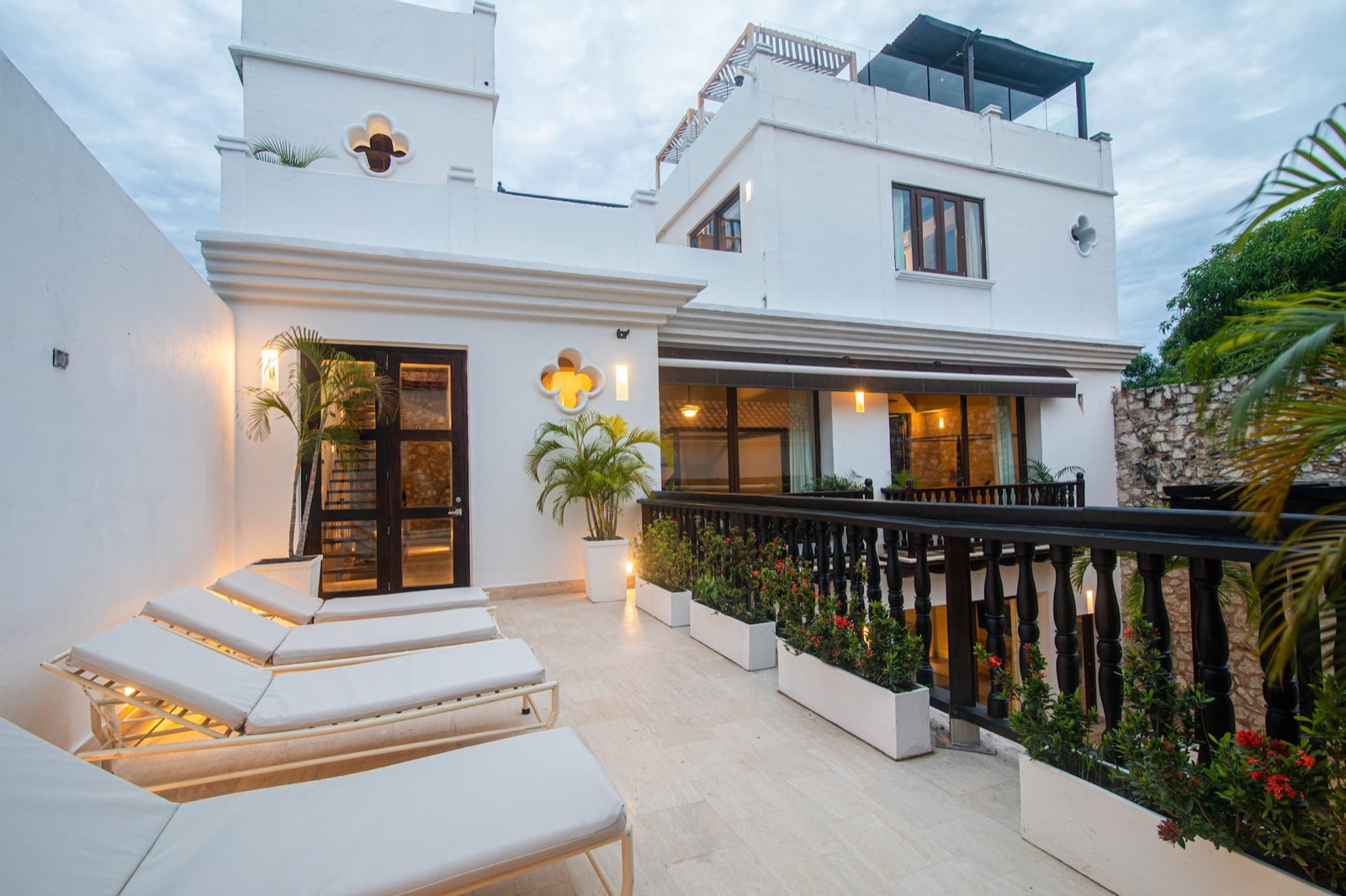 Luxury 7 Bedroom Villa in Walled City Full Photo 8