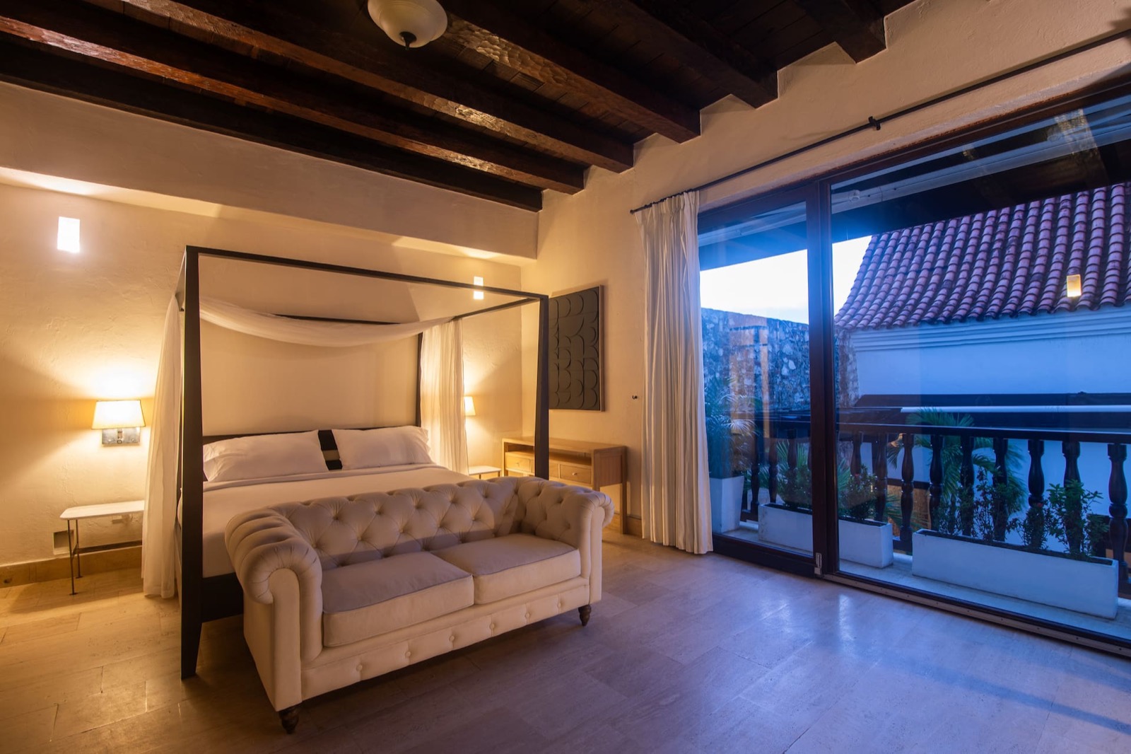 Luxury 7 Bedroom Villa in Walled City Full Photo 11