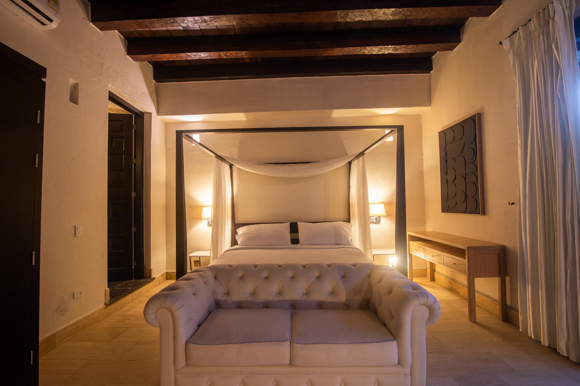 Luxury 7 Bedroom Villa in Walled City Full Photo 12