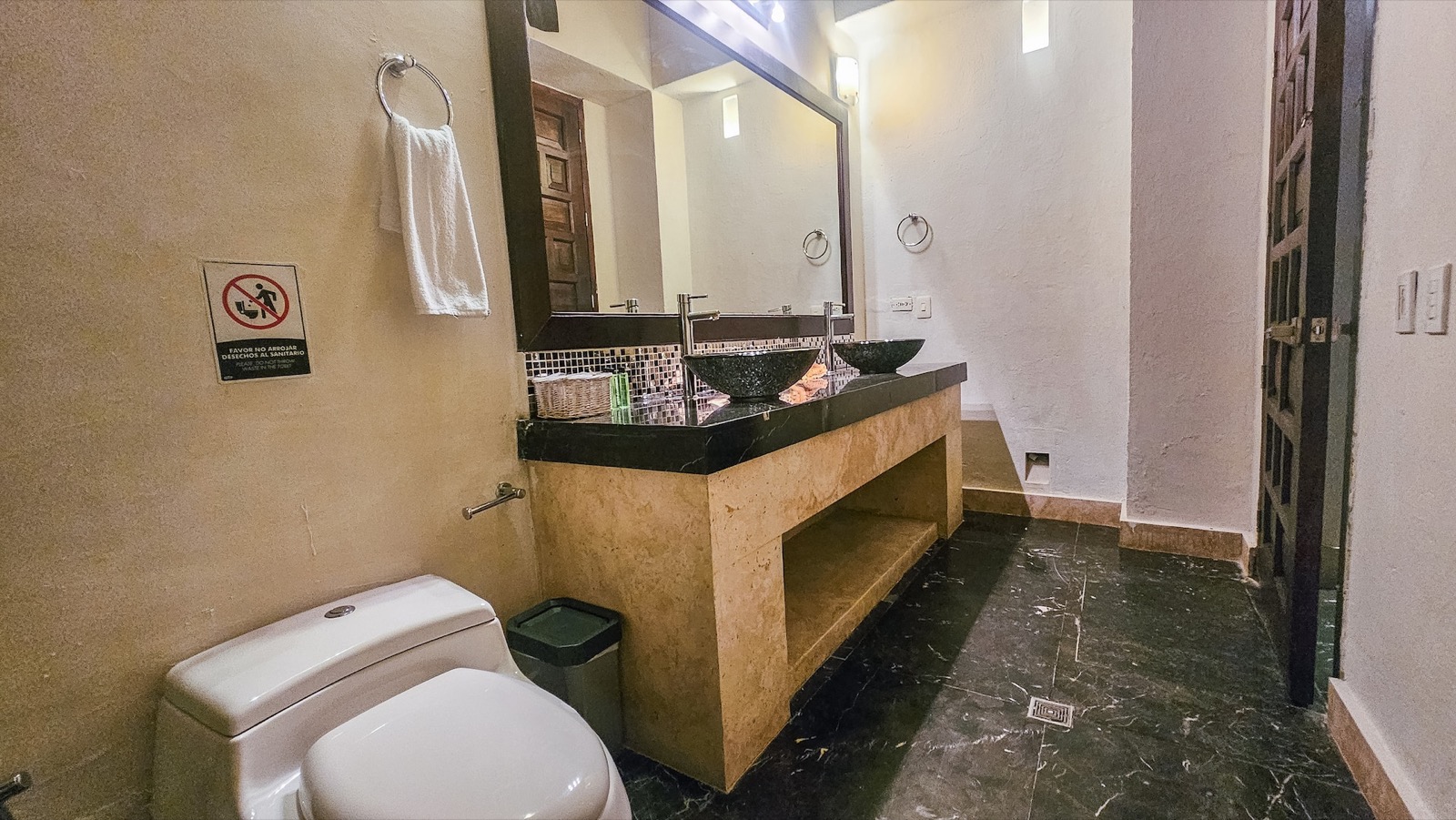 Luxury 7 Bedroom Villa in Walled City Full Photo 28