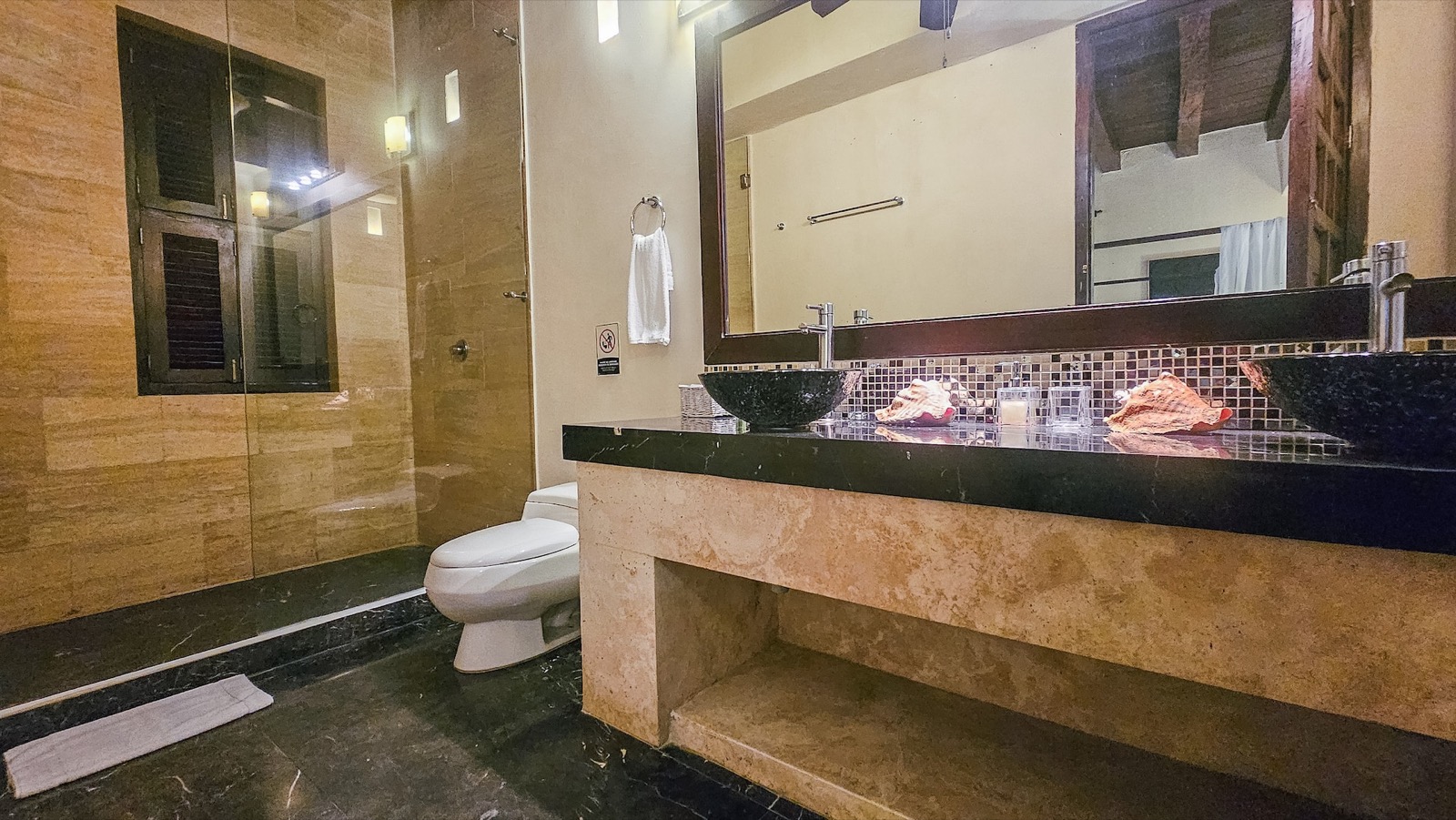 Luxury 7 Bedroom Villa in Walled City Full Photo 29
