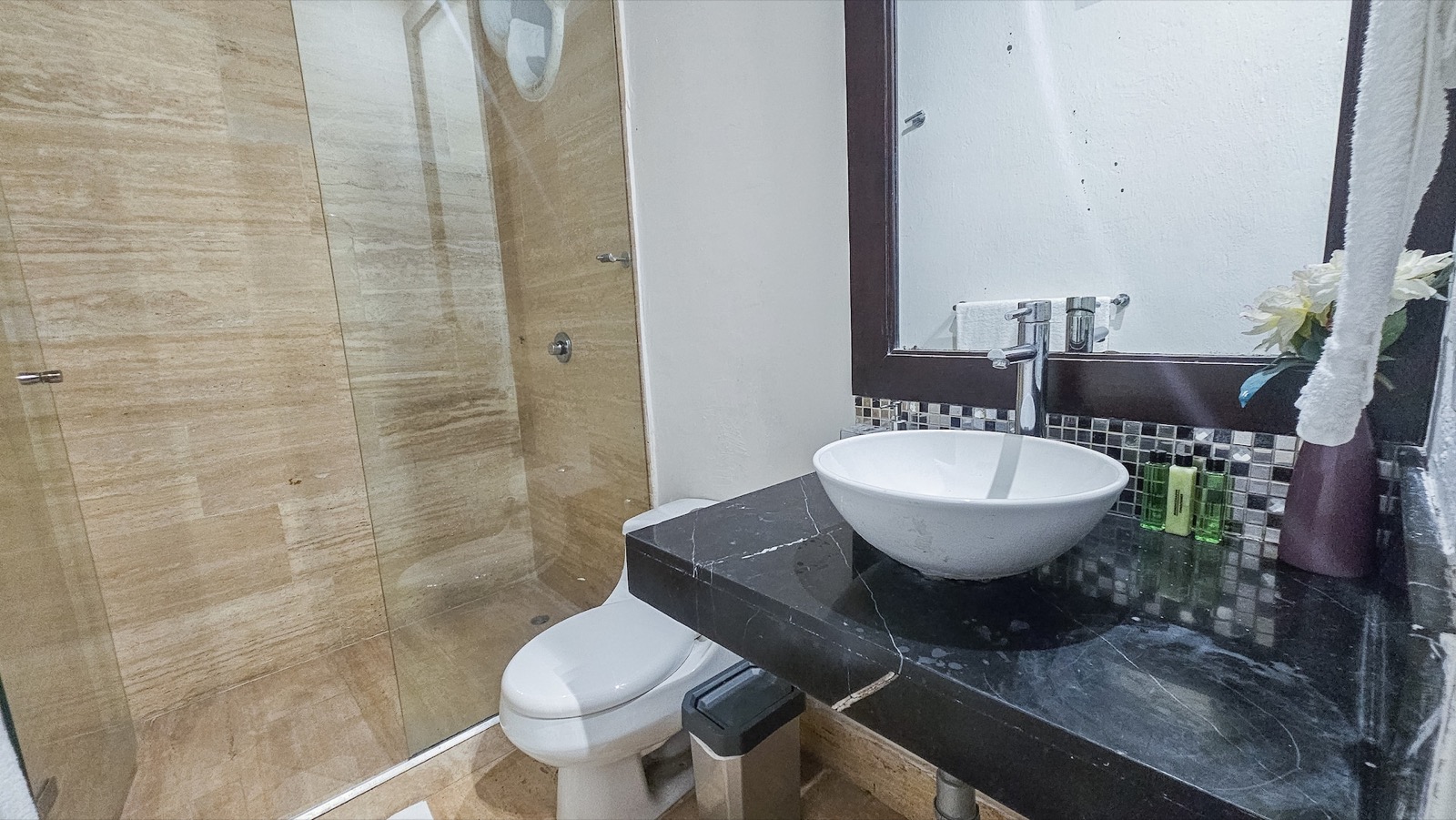 Luxury 7 Bedroom Villa in Walled City Full Photo 31