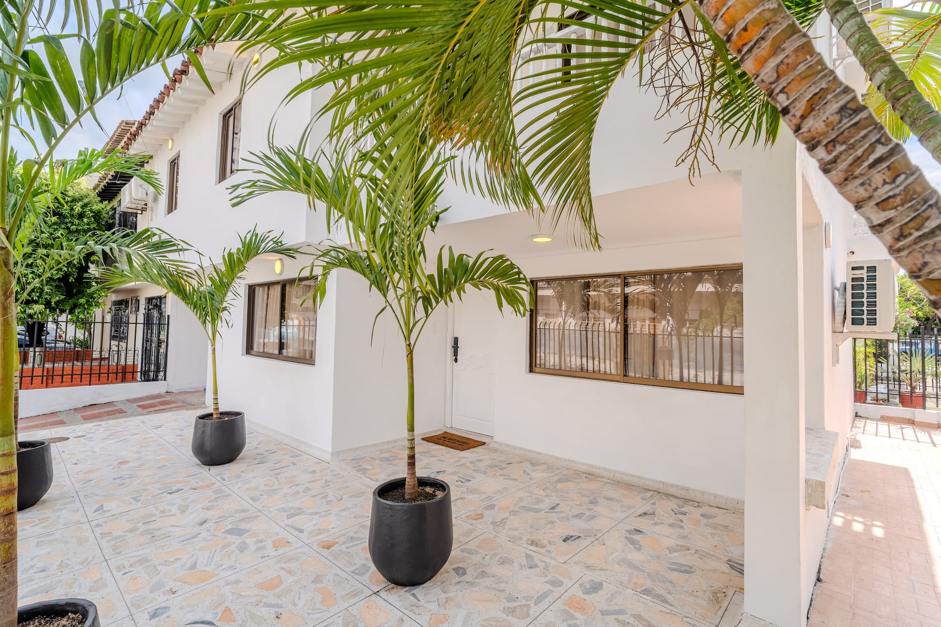 Luxury 5BR Oasis w/ Pool & Rooftop Views