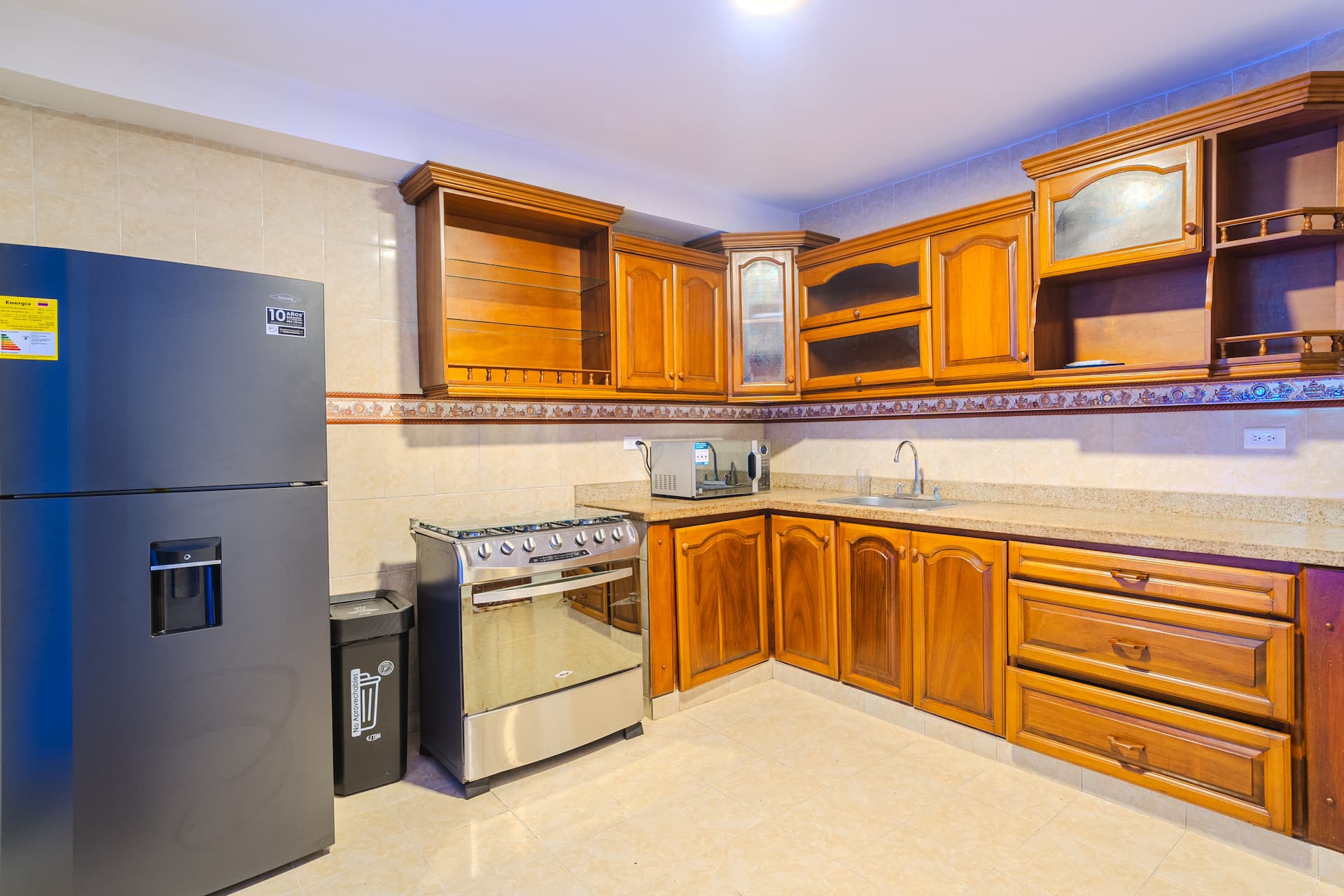 Luxury 5BR Oasis w/ Pool & Rooftop Views Full Photo 15