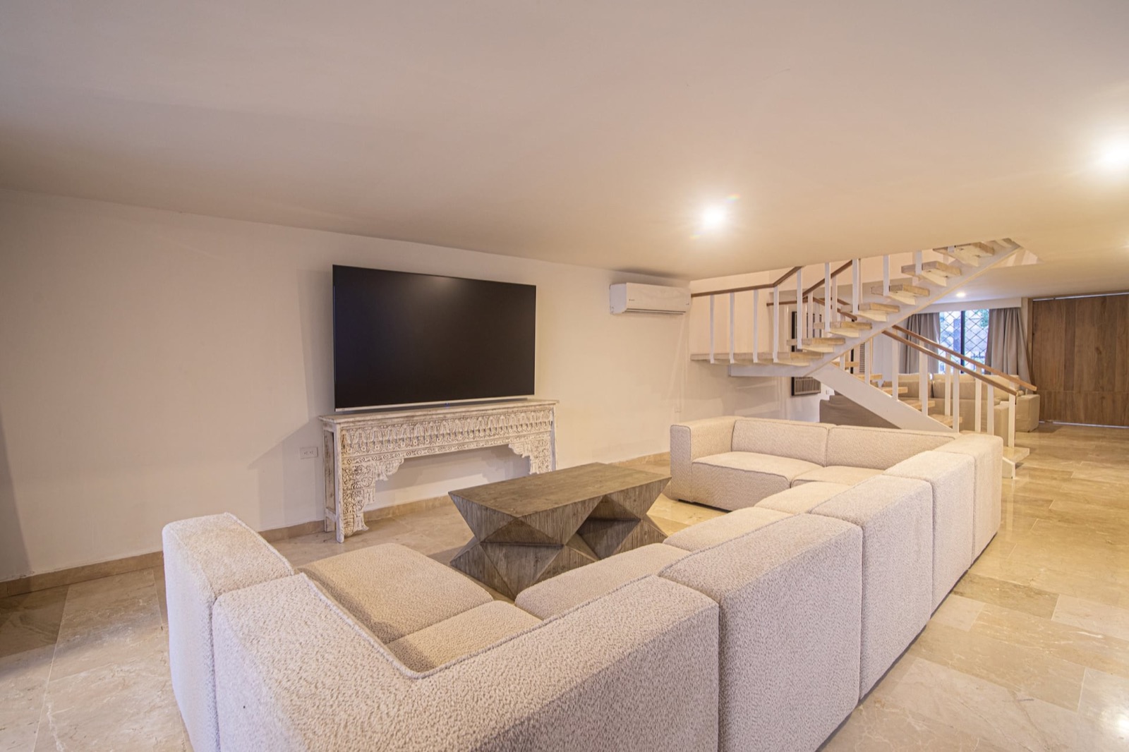 Luxury 12 Bedroom Villa in Bocagrande Full Photo 11