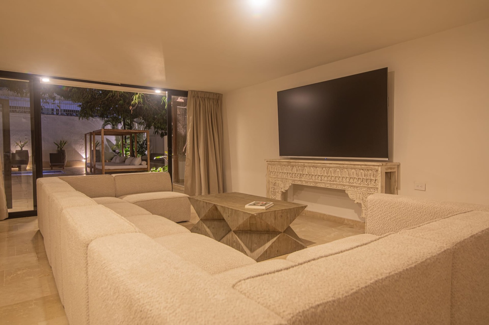 Luxury 12 Bedroom Villa in Bocagrande Full Photo 12