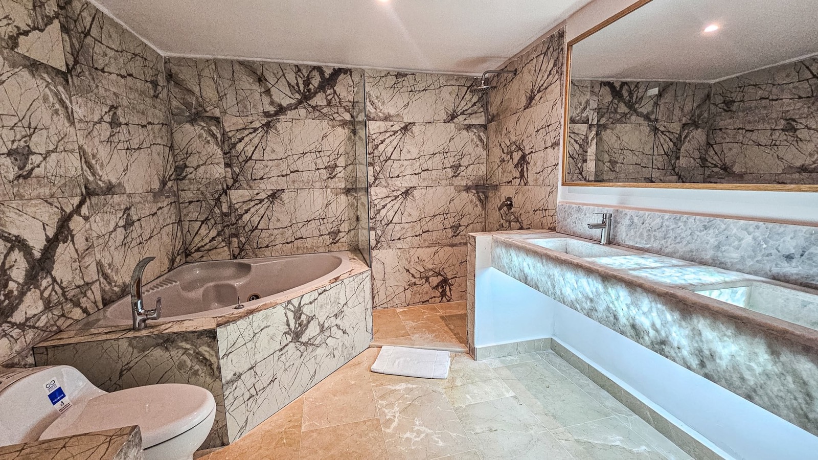 Luxury 12 Bedroom Villa in Bocagrande Full Photo 35