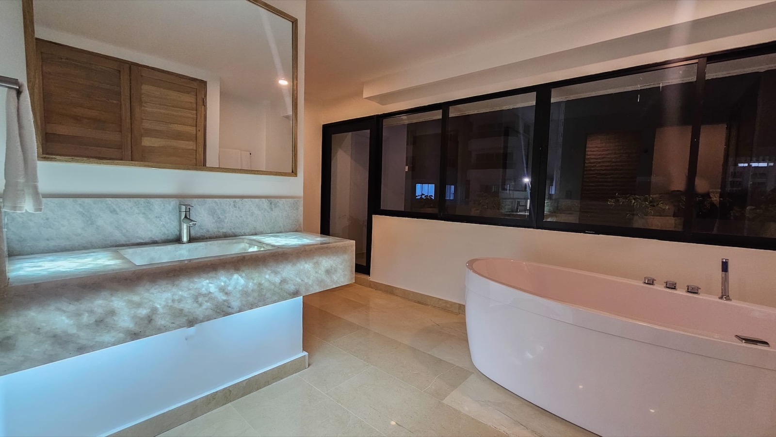 Luxury 12 Bedroom Villa in Bocagrande Full Photo 40