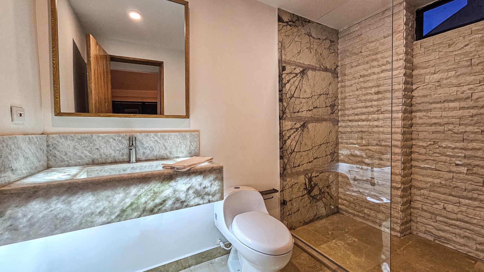 Luxury 12 Bedroom Villa in Bocagrande Full Photo 42